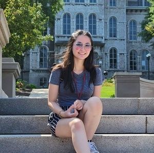 Meet your Posher, Kayla